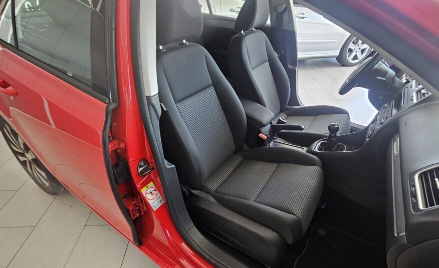 VOLKSWAGEN Golf 1.6 TDI